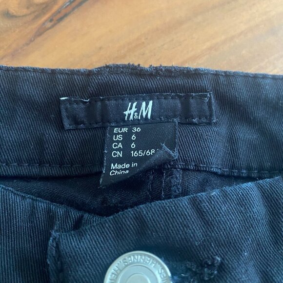 H&M Black Denim Shorts Size 6 - Picture 6 of 7
